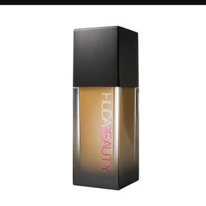 Brand New Huda Beauty Faux Filter Foundation