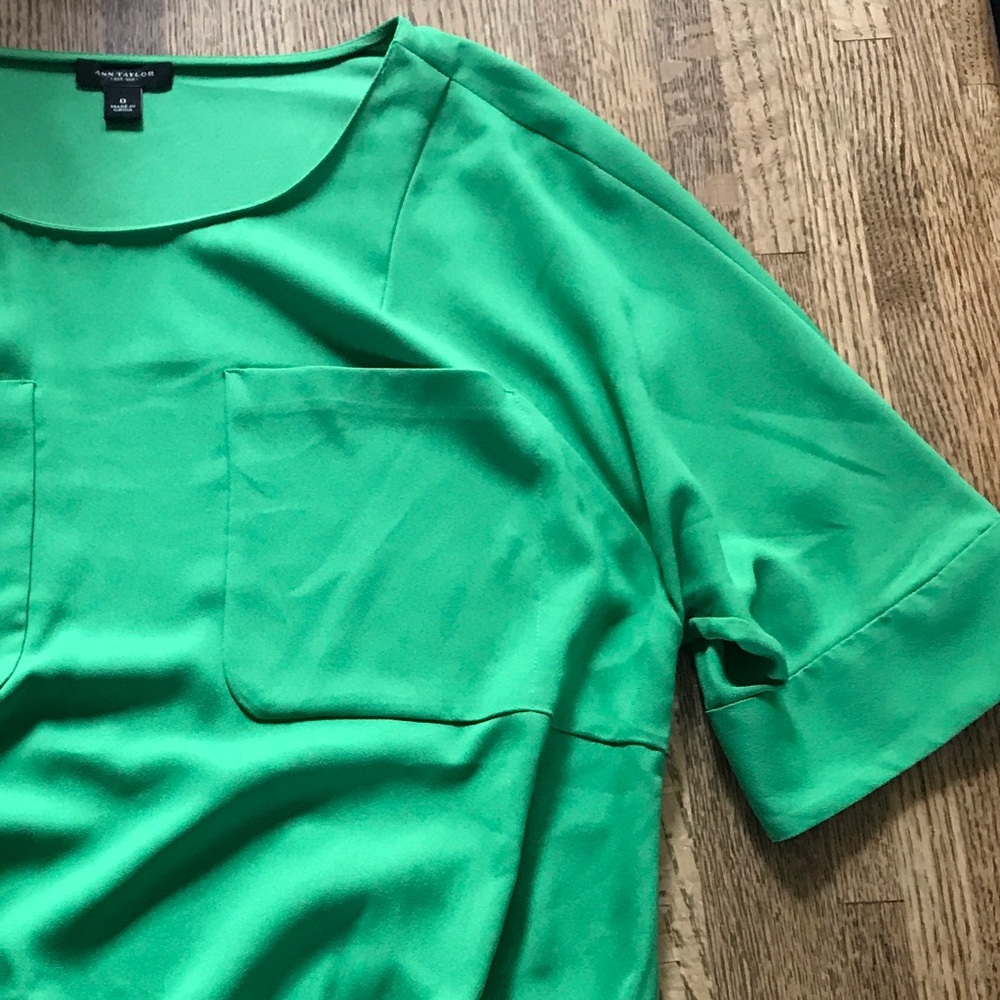 ANN TAYLOR short sleeve blouse