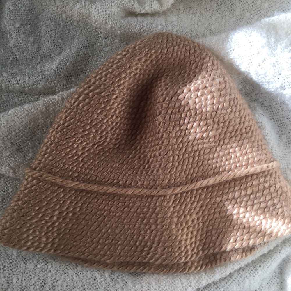 Hat - Picture 2 of 3