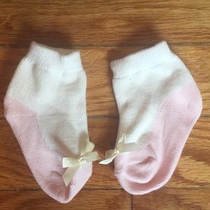 Pink ballet slipper socks with bow