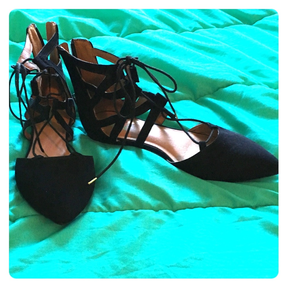 Black flats! Easy to dress up or dress down.