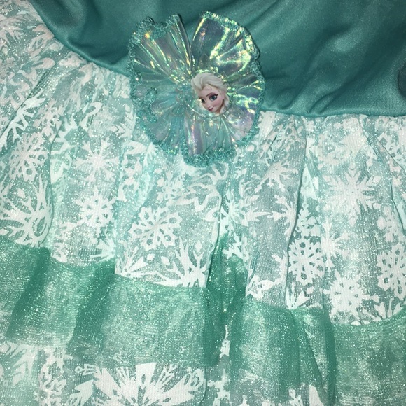 FROZEN 4 piece bundle. 3T/4T - Picture 6 of 7