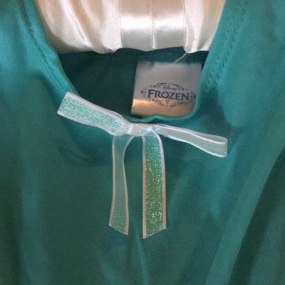 FROZEN 4 piece bundle. 3T/4T - Picture 7 of 7