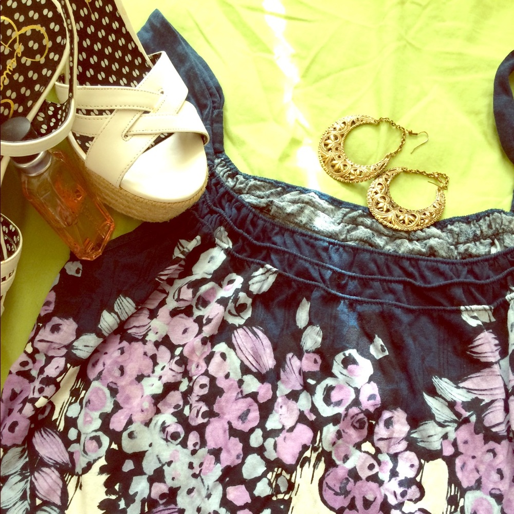 American Eagle 🦅 Top DONATING SATURDAY