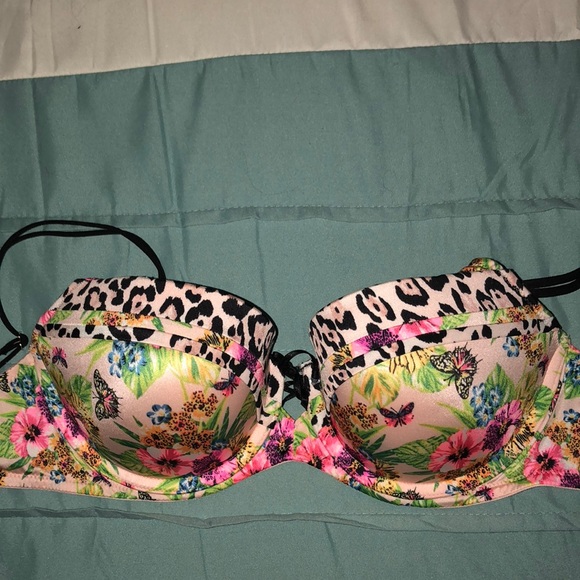 Victoria’s Secret Bra 32D - Picture 2 of 6