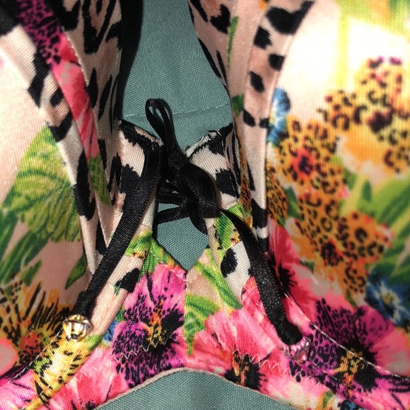 Victoria’s Secret Bra 32D - Picture 3 of 6