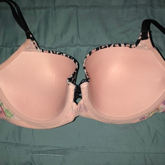 Victoria’s Secret Bra 32D - Picture 4 of 6