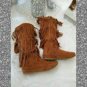 Fringe boots