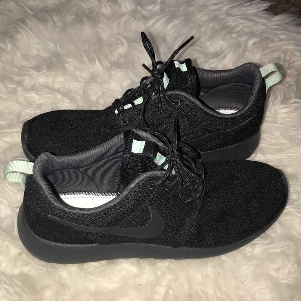 nike roshes