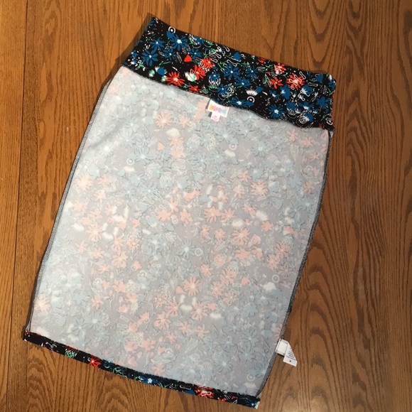 NWT LulaRoe Cassie M Pencil Skirt - Picture 4 of 7