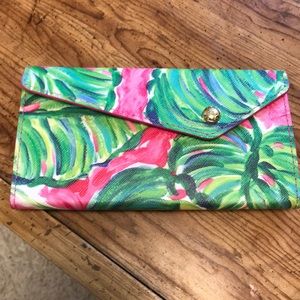Lilly sunglasses case
