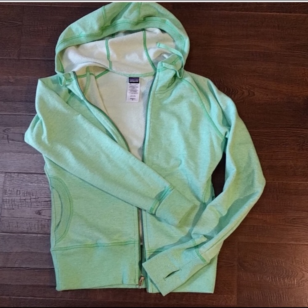Patagonia Hoodie with thumb holes