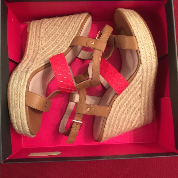 Vince Camuto Wedge Heels - Picture 3 of 8