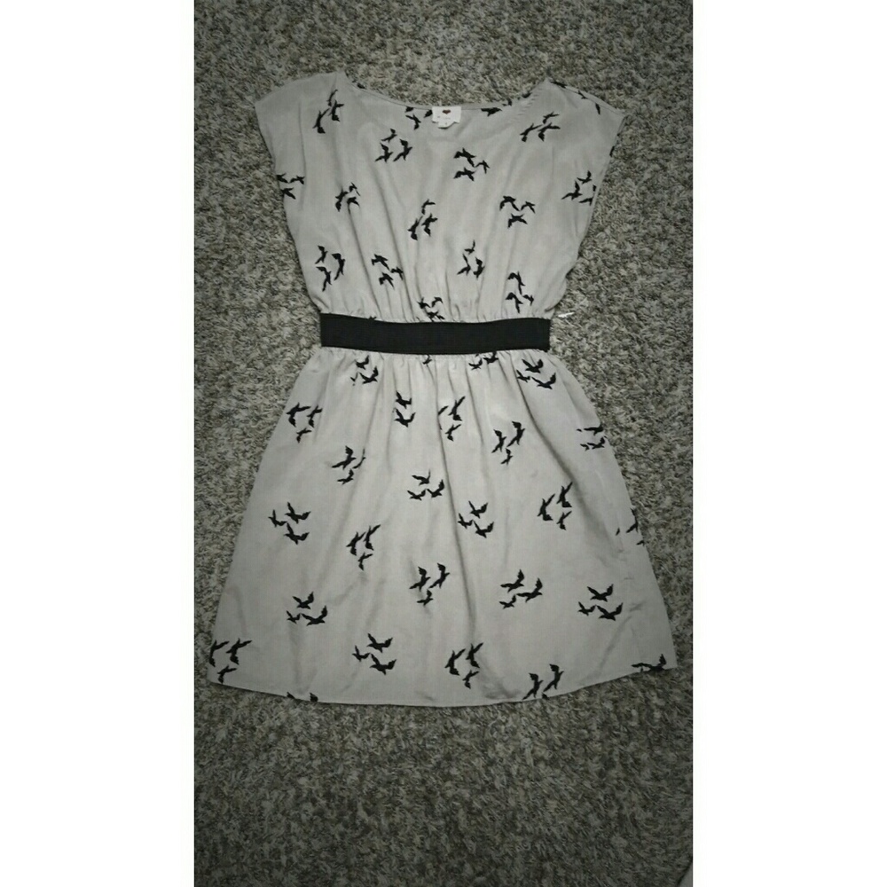 Gray dress with black birds - Picture 2 of 2