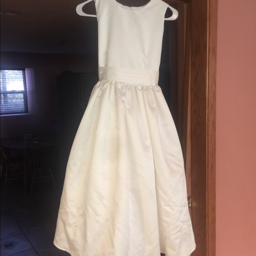Beautiful ivory girls dress (flower girl)