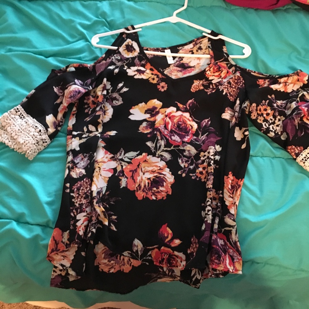 Floral top