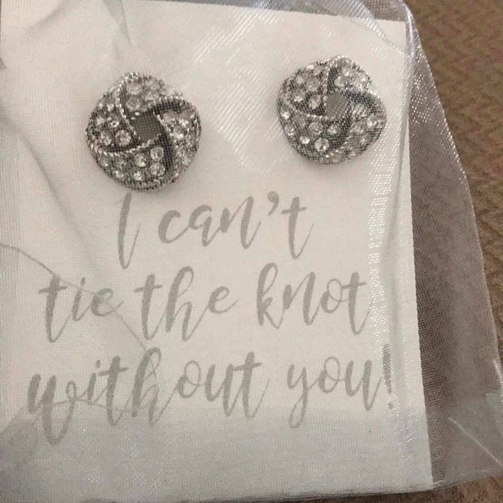 Plunder design earrings