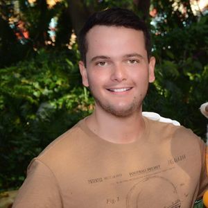 Meet your Posher, Carlos