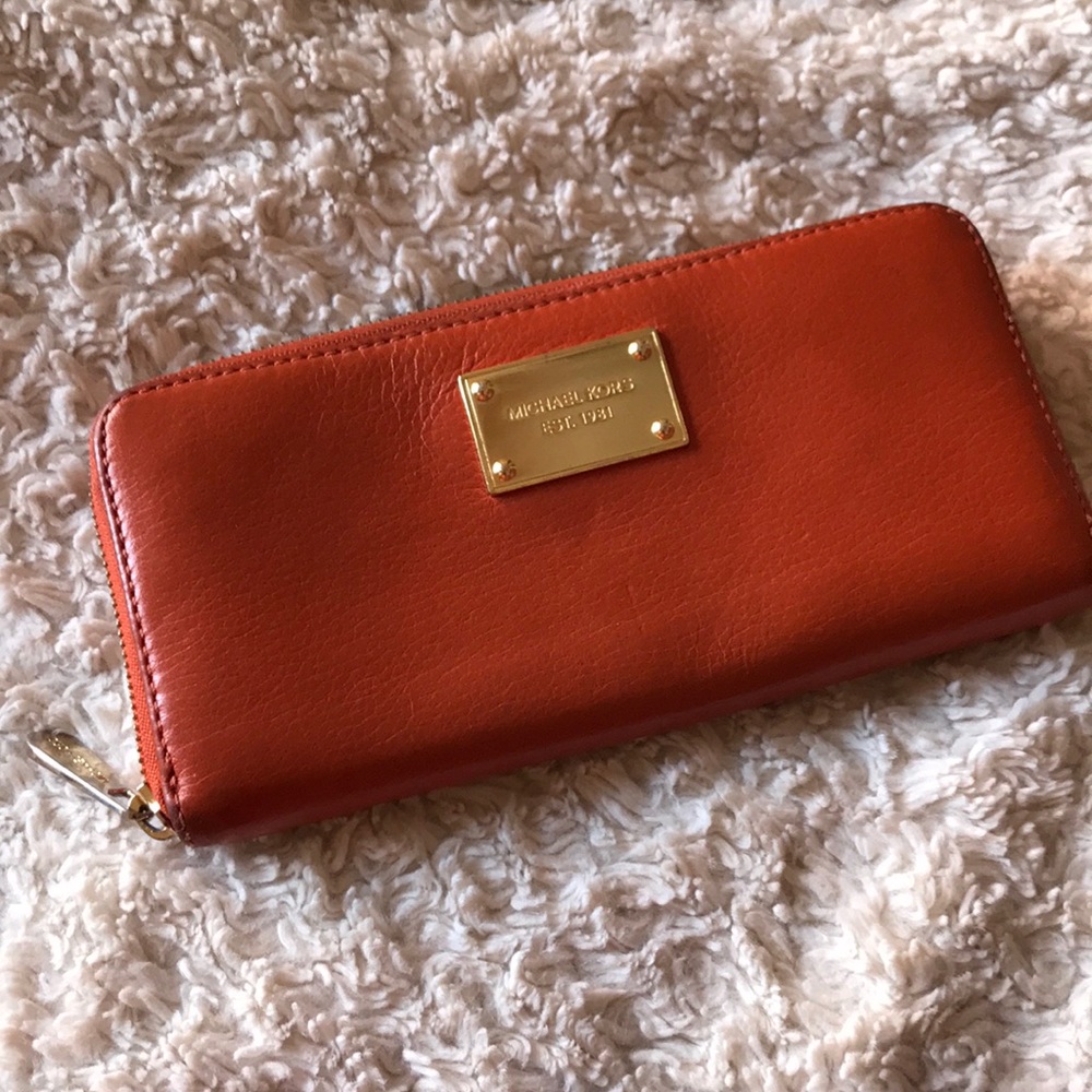 Michael Kors Full Zipper Wallet