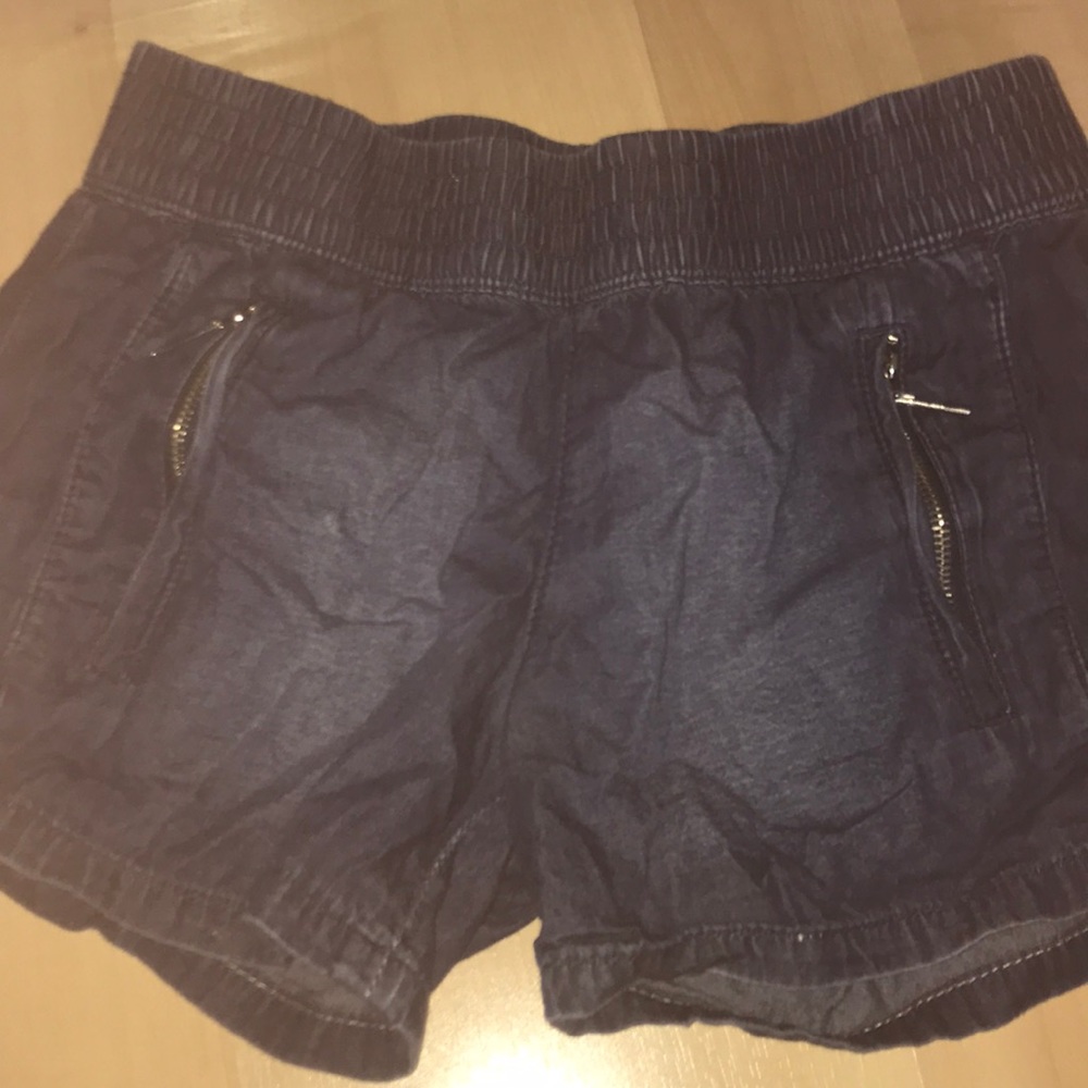 Cute jean shorts with pockets