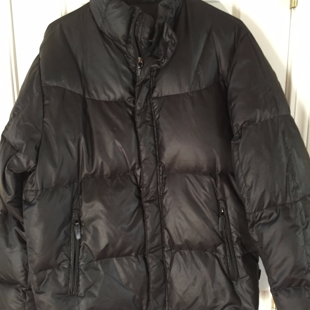 TUMI Men's puffer jacket MEDIUM w/small flaw 1.10P