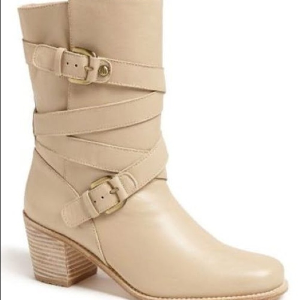 Stuart Weitzman Dallas boots