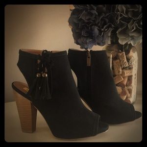 Quipid Black Booties! EUC! Worn once!