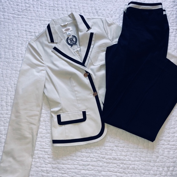 Talbots Cream/White and Navy Blazer and Pant Suit - Picture 6 of 6