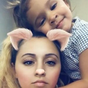 Meet your Posher, Courtnie