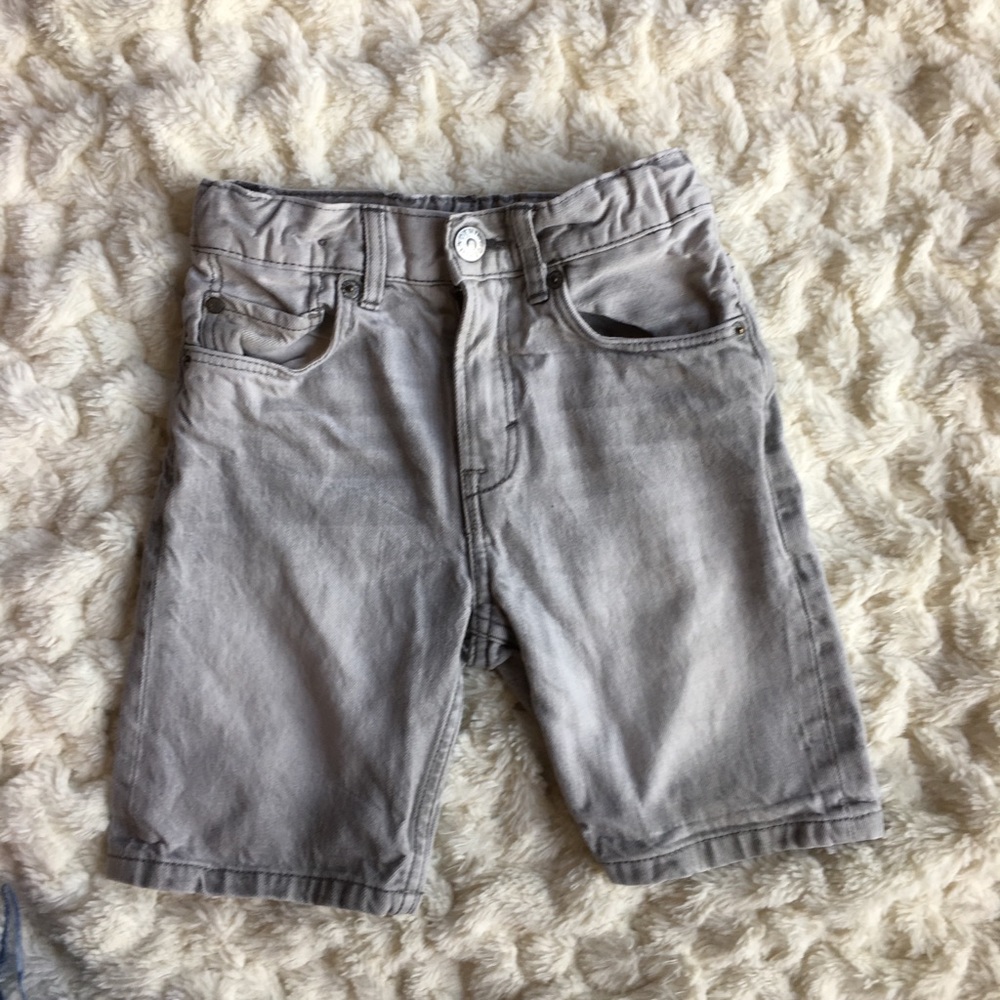 Grey H&M jean shorts size 4-5t