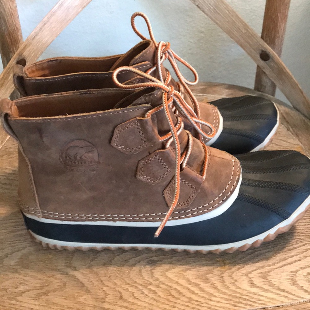 Sorel size 9 Out and About Boots