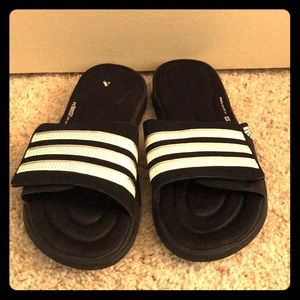 Adidas fitfoam flip flops