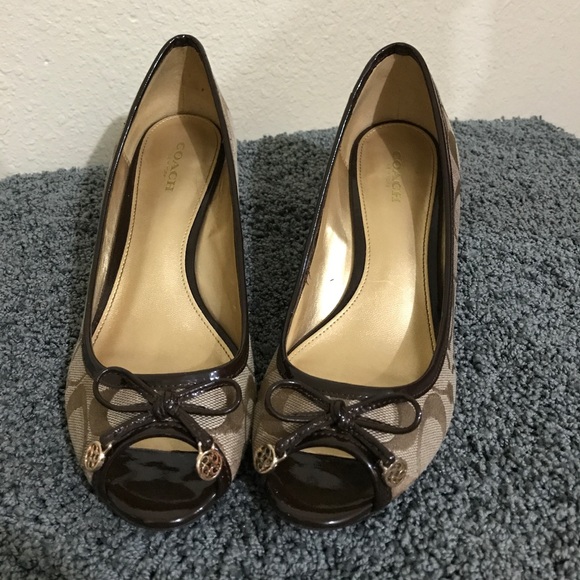 Cute Coach Wedges - Picture 1 of 2