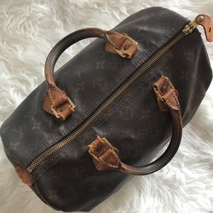 LOUIS VUITTON SPEEDY