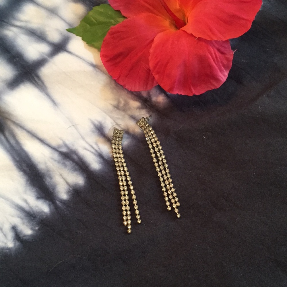 Cute earrings 🌺