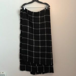 Zara Super big scarf with whit checks pattern