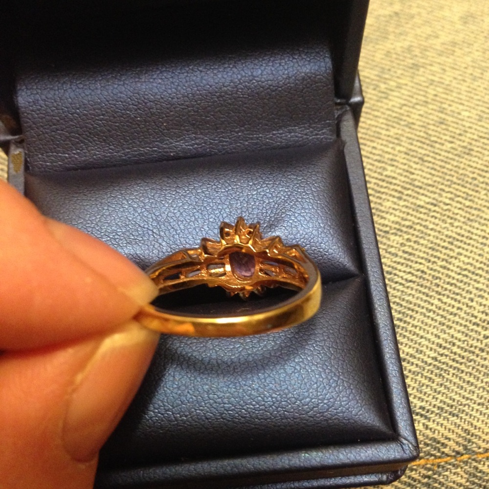 🐞Pretty ring size 8. - Picture 2 of 4