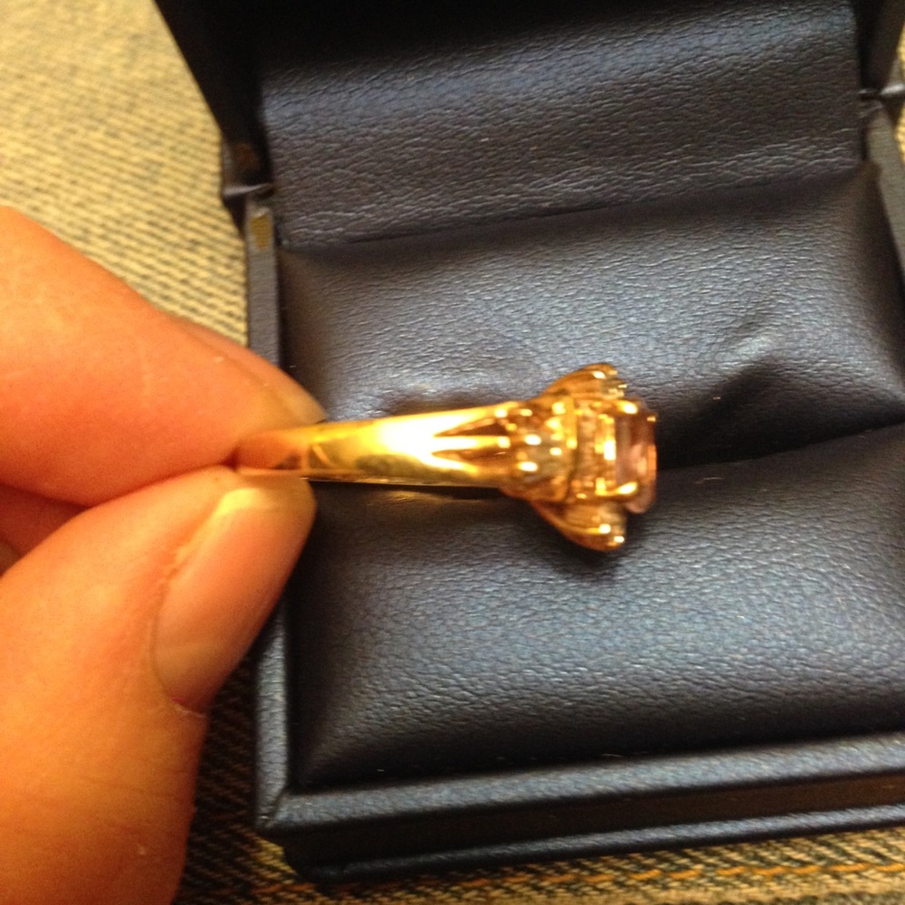 🐞Pretty ring size 8. - Picture 3 of 4