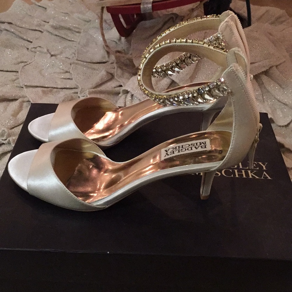 Badgley Mischka Angel Bridal Heel 7 in Ivory