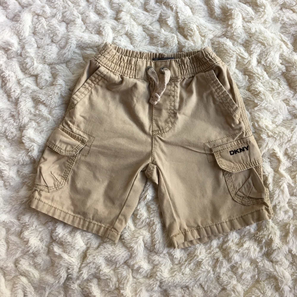 DKNY khaki cargo shorts size 3t