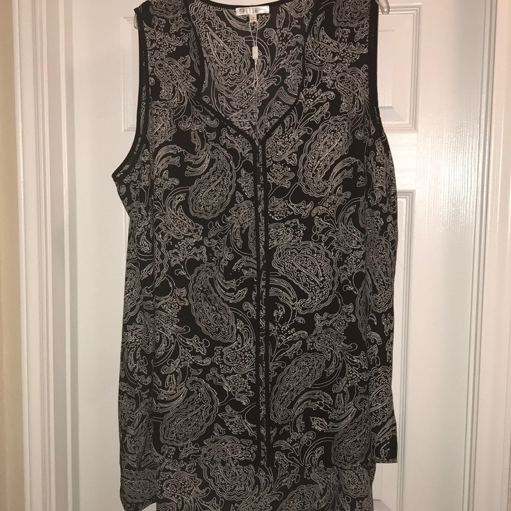 Black and white paisley top