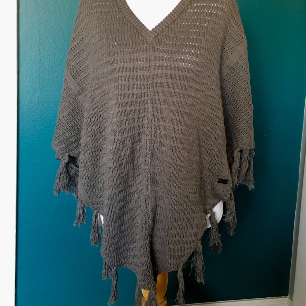 VOLCOM shawl