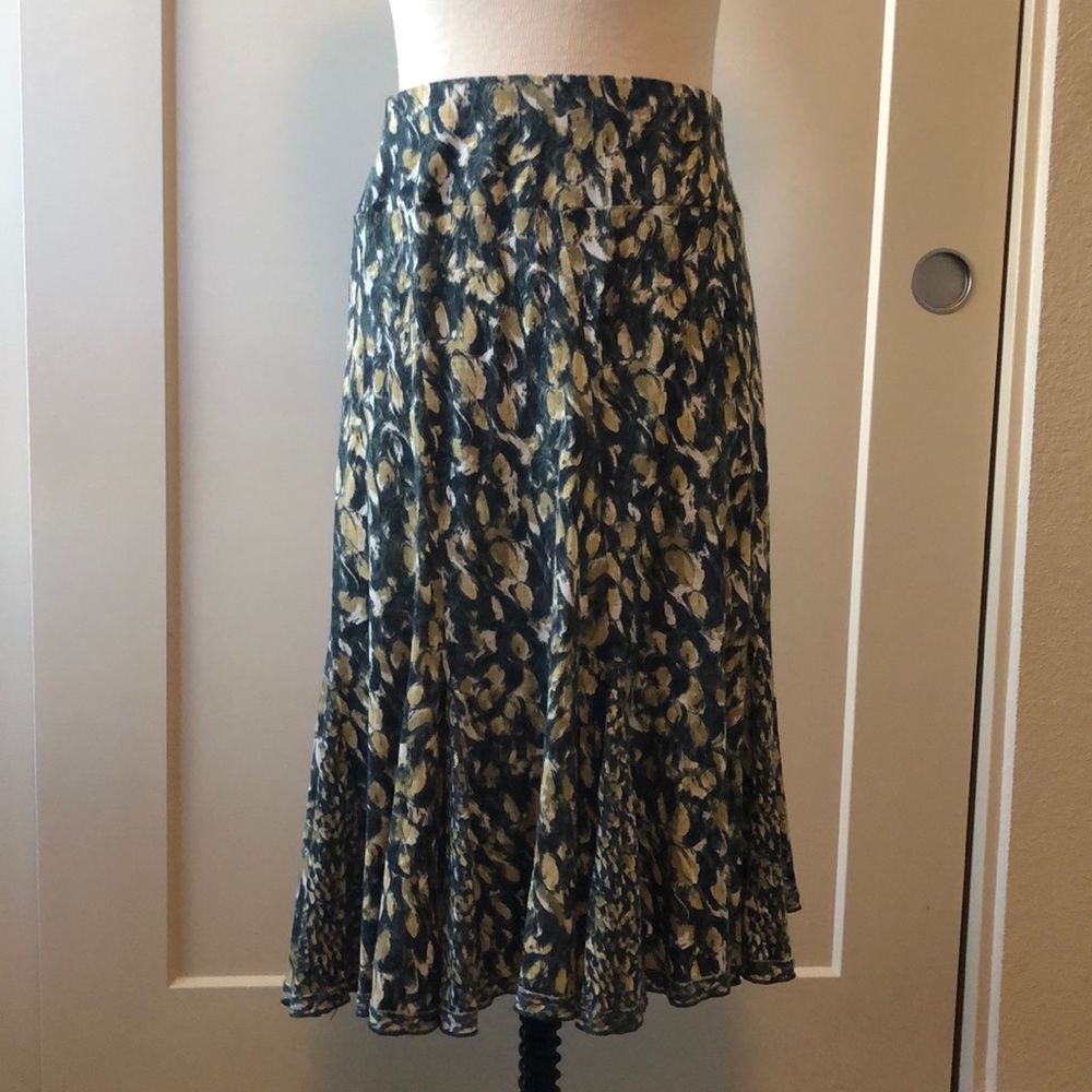 Swingy midi skirt