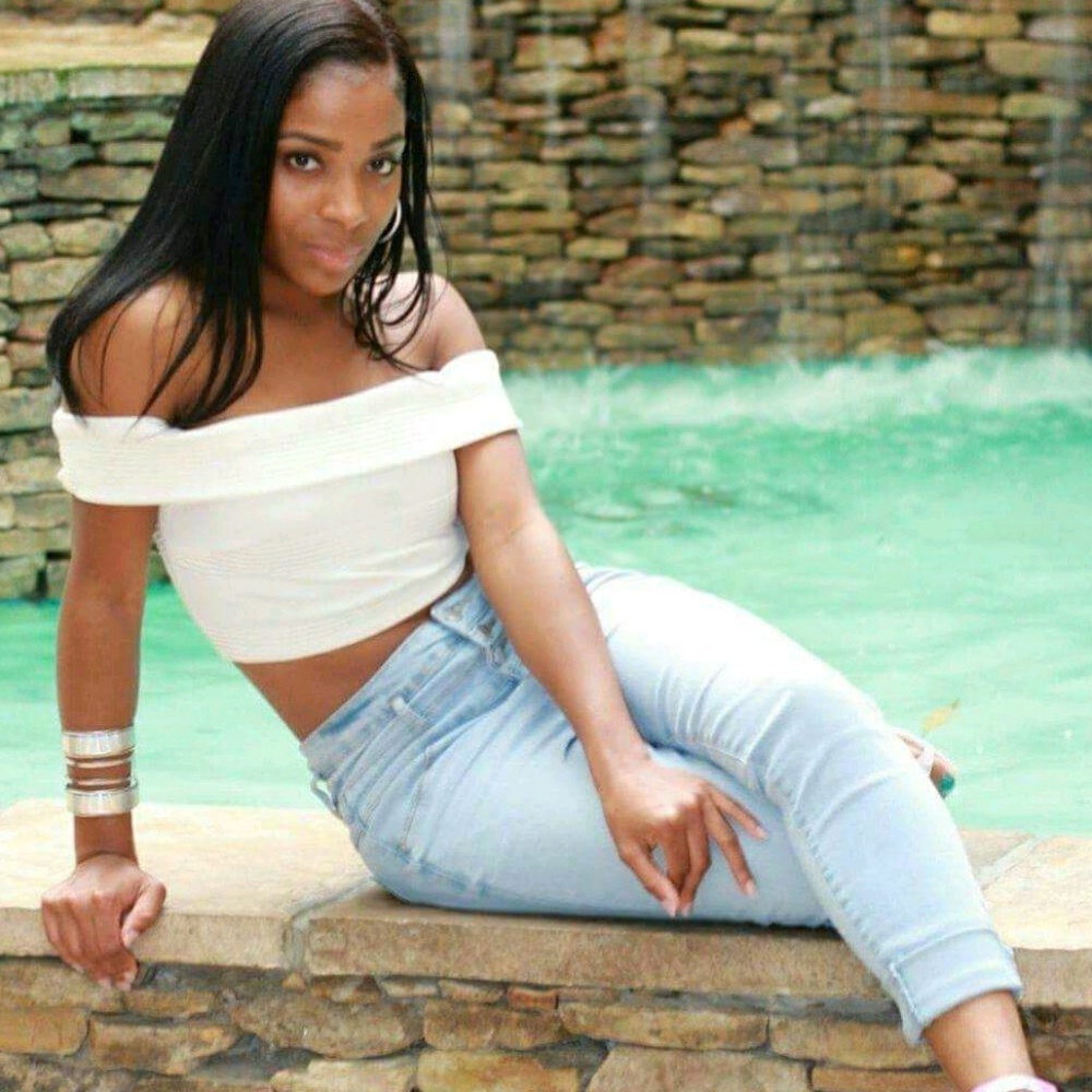 Meet your Posher, Tyrina
