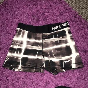 nike pro spandex (L)