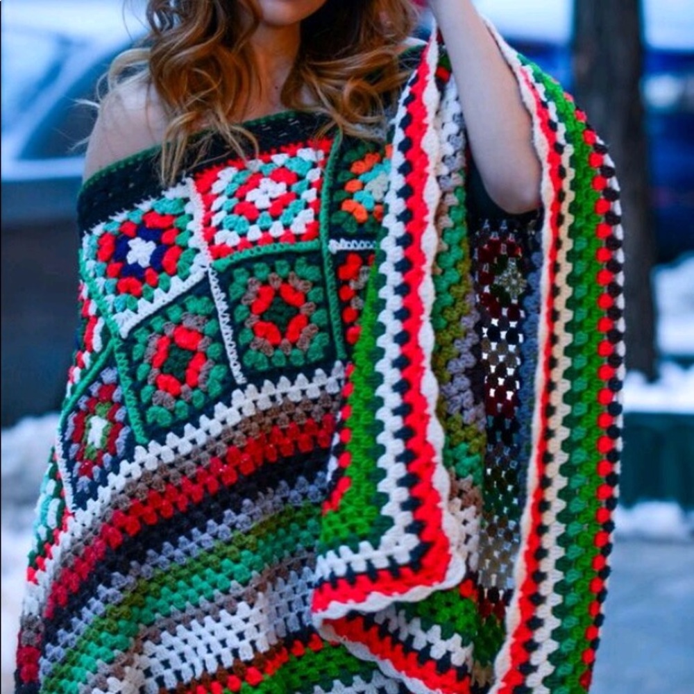 Crochet off the shoulder cape