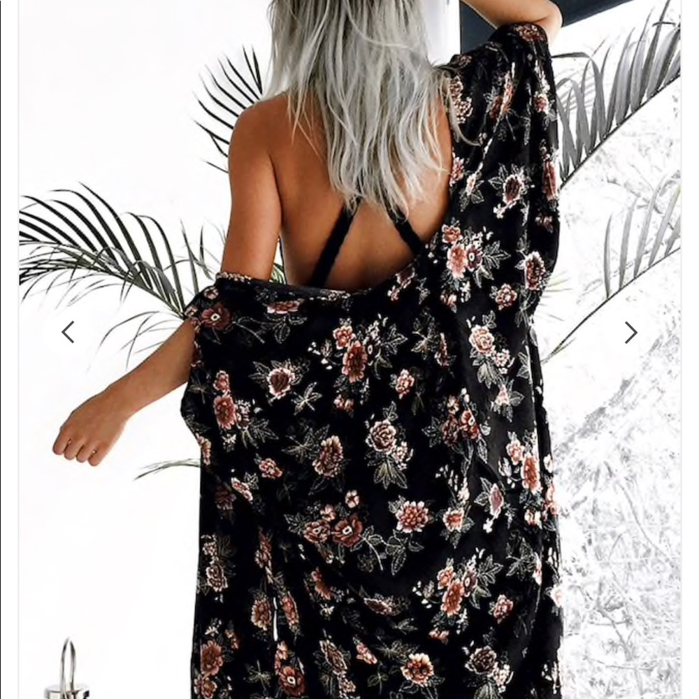 ❌SOLD ON Ⓜ️ERCARI❌🌷Floral kimono duster🌷