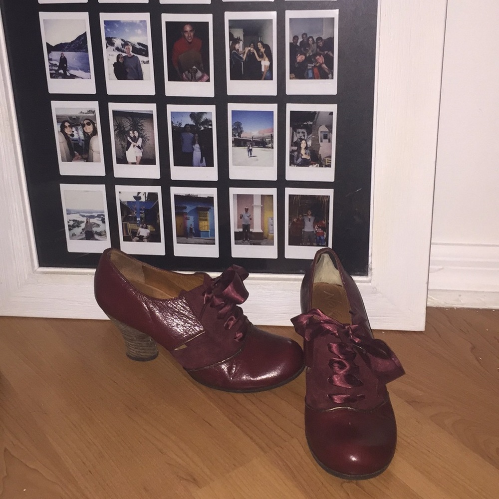 Super comfy maroon oxford heels 👠