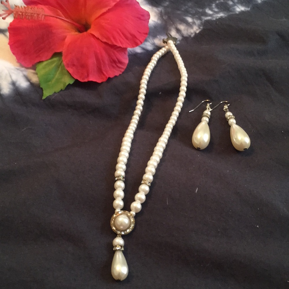 Dressy necklace & earrings 🌺