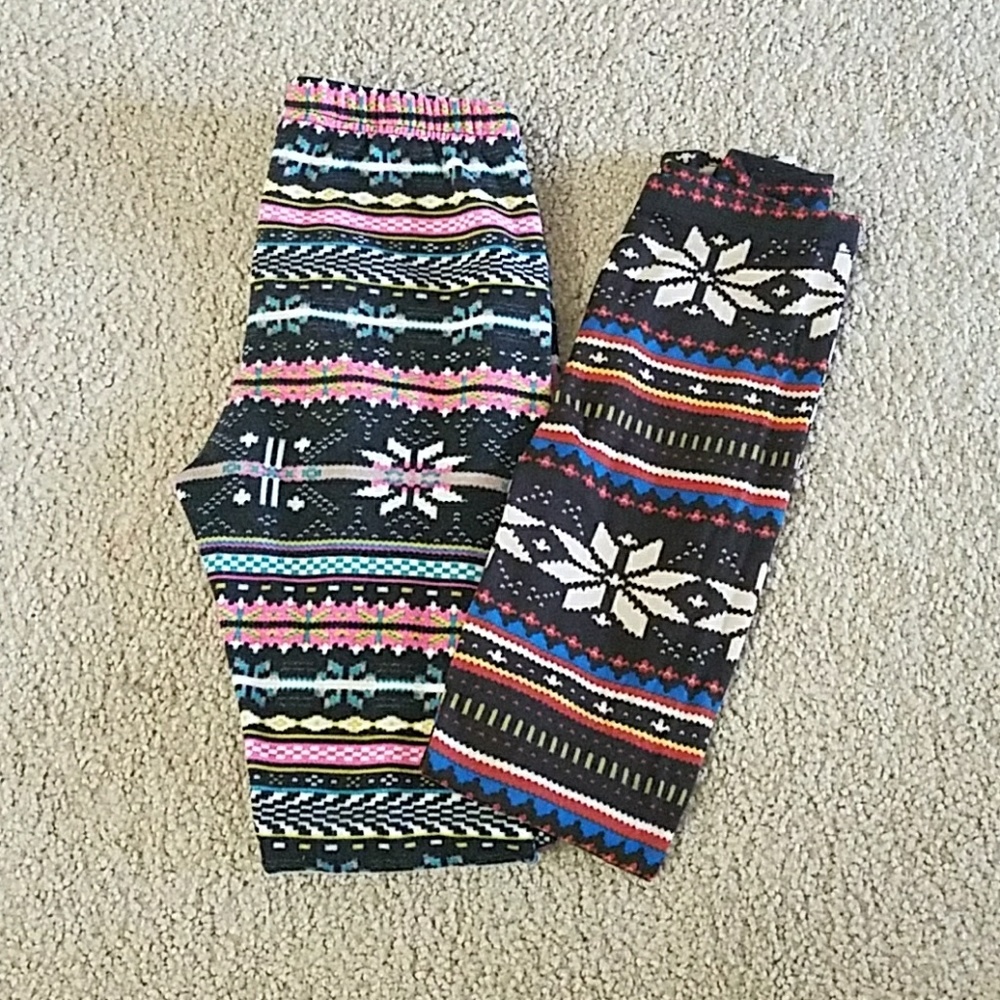 NWOT ❤ SNOWFLAKE leggings SET OF 2